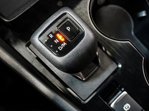 Used 2023 Nissan Rogue S image 23