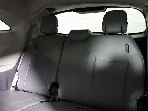 Used 2024 Toyota Sienna XLE image 12