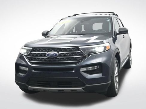 Used 2023 Ford Explorer XLT w/ Equipment Group 202A AWD/4WD image 2