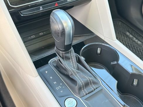 Used 2022 Volkswagen Atlas SE FWD image 20