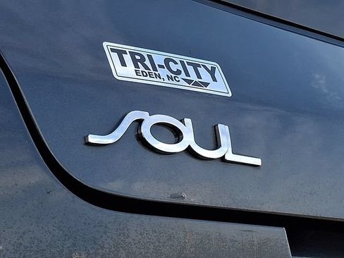 Used 2021 Kia Soul LX FWD image 30
