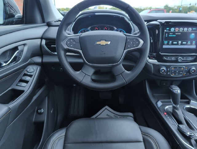 Used 2018 Chevrolet Traverse LT w/ LPO, Floor Liner Package FWD image 2
