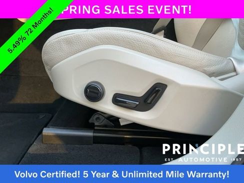 Certified 2023 Volvo XC60 B5 Plus w/ Climate Package image 32