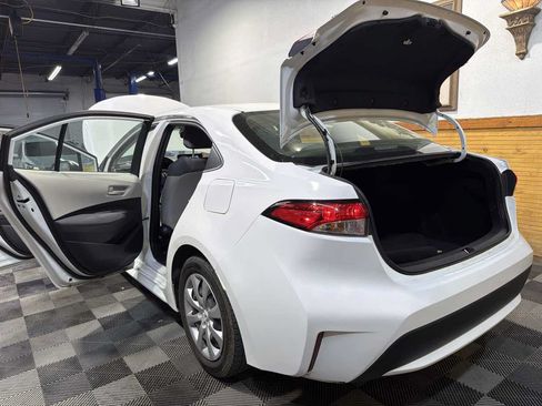 Used 2022 Toyota Corolla LE FWD image 14