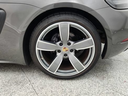 Used 2022 Porsche 718 Boxster RWD image 16