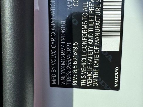 New 2026 Volvo XC60 B5 Ultra w/ Climate Package image 18