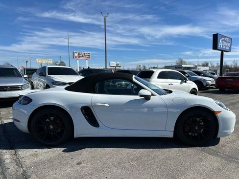 Used 2017 Porsche 718 Boxster S image 8