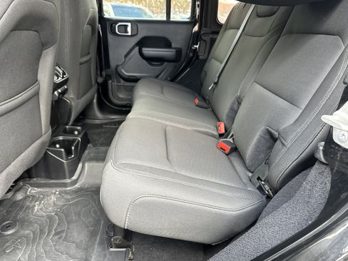 Used 2021 Jeep Wrangler Unlimited Sport image 24
