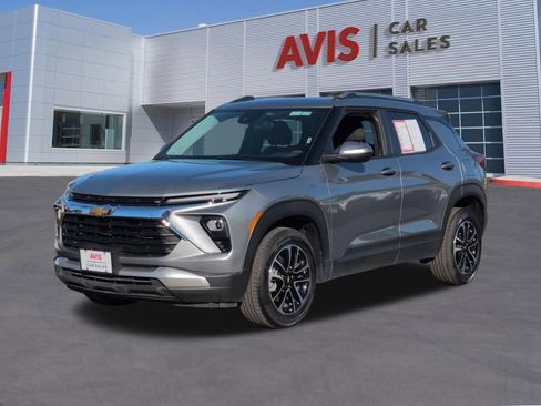 Used 2025 Chevrolet TrailBlazer LT AWD/4WD image 1