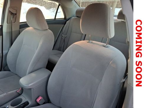 Used 2011 Toyota Corolla LE image 9