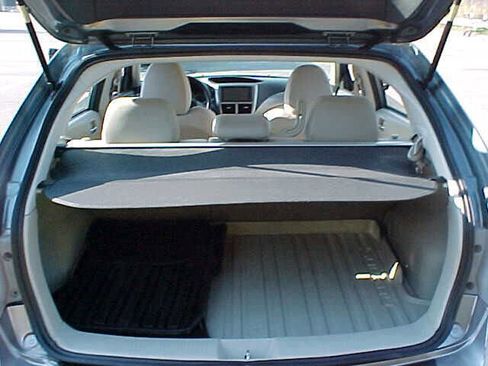 Used 2010 Subaru Impreza Outback Sport image 9