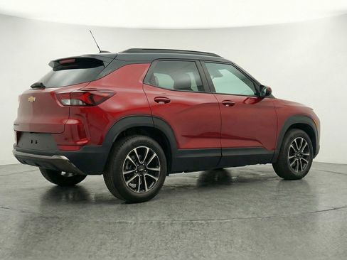 Used 2025 Chevrolet TrailBlazer LT w/ Driver Confidence Package image 9