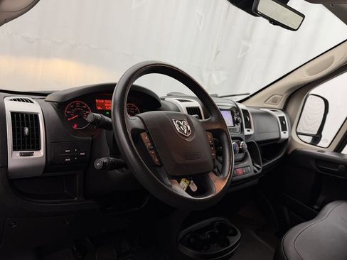 Used 2021 RAM ProMaster 2500 w/ Convenience Group FWD image 7