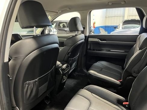 Used 2025 Hyundai Palisade SEL FWD image 18