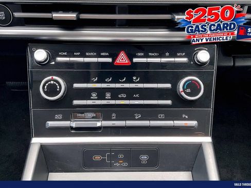 Used 2024 Hyundai Santa Fe SE FWD image 32