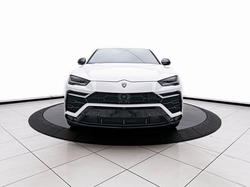 Used 2022 Lamborghini Urus image 17