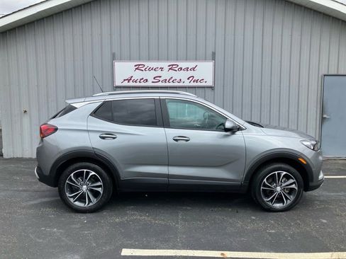 Used 2023 Buick Encore GX Essence w/ Experience Buick Package image 2