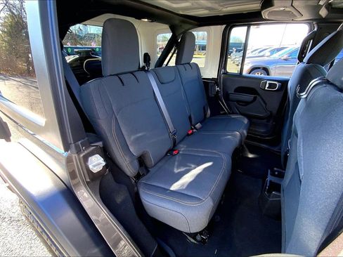 Certified 2025 Jeep Wrangler Willys image 17