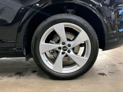 Certified 2025 Audi Q5 Prestige image 12