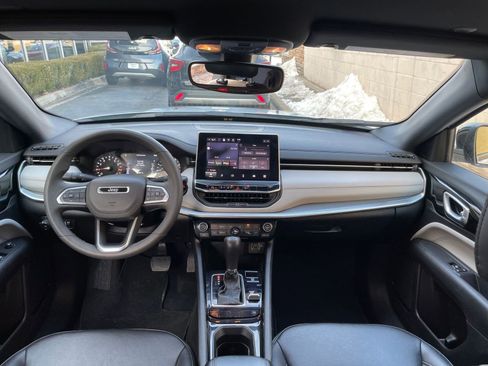 Used 2025 Jeep Compass Limited image 34