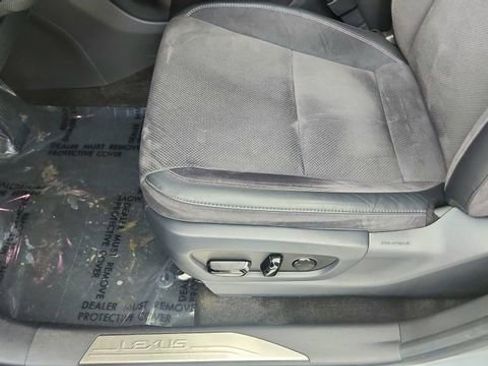 Used 2024 Lexus RZ 450e Premium w/ Accessory Package (Z1) image 33