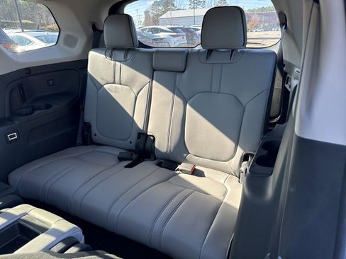 Used 2025 Honda Pilot Elite image 12