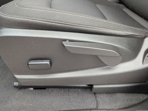 Certified 2022 Chevrolet Colorado LT w/ LT Convenience Package image 16