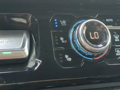 Used 2024 GMC Sierra 2500 AT4X image 22