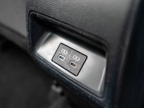 Used 2023 Toyota Corolla LE FWD image 29