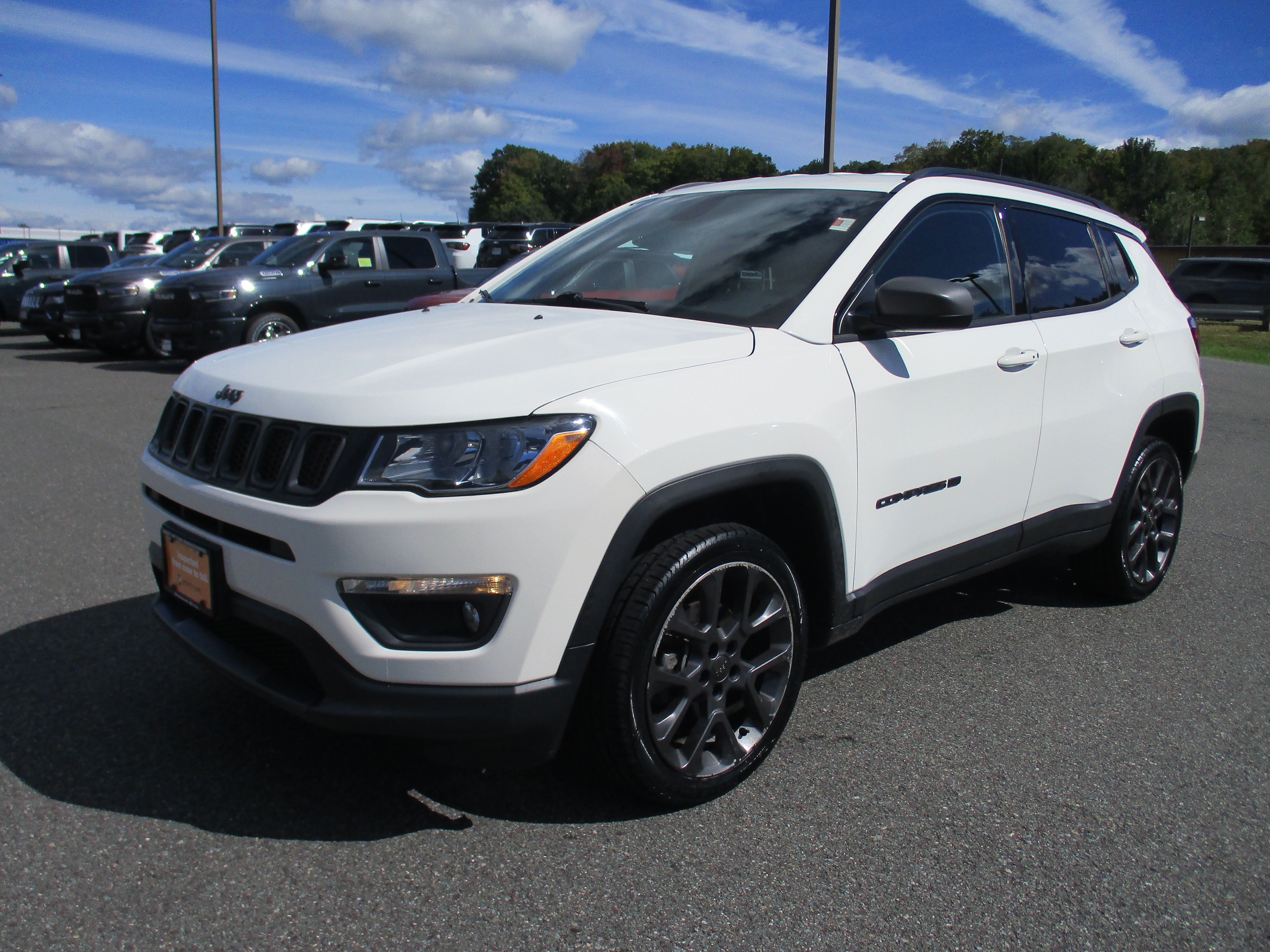 Used 2021 Jeep Compass Latitude AWD/4WD image 1