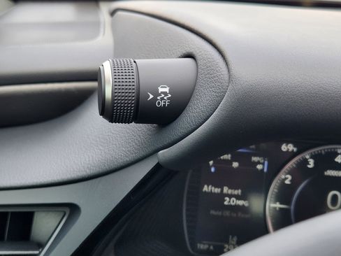 Used 2025 Lexus ES 350 w/ Premium Package image 34