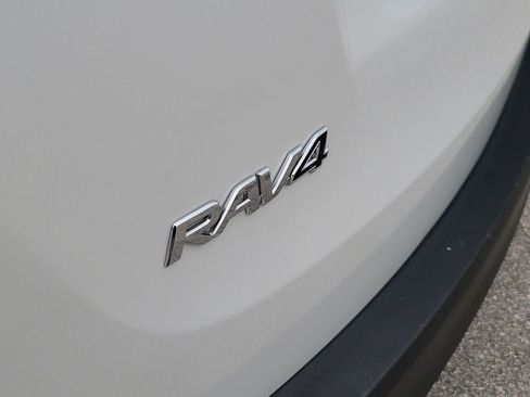Used 2015 Toyota RAV4 Limited FWD image 6