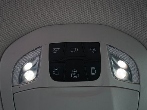 Used 2024 Chrysler Pacifica Touring-L image 21