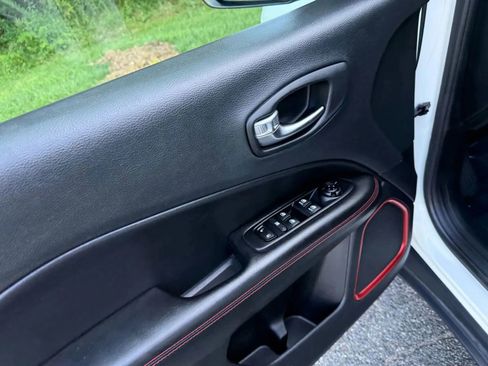 Used 2018 Jeep Compass Trailhawk image 23