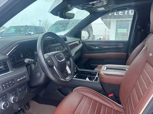 Used 2024 GMC Yukon Denali Ultimate image 9