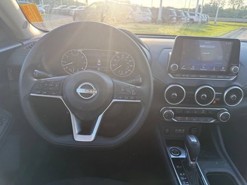 Used 2024 Nissan Sentra SV FWD image 11