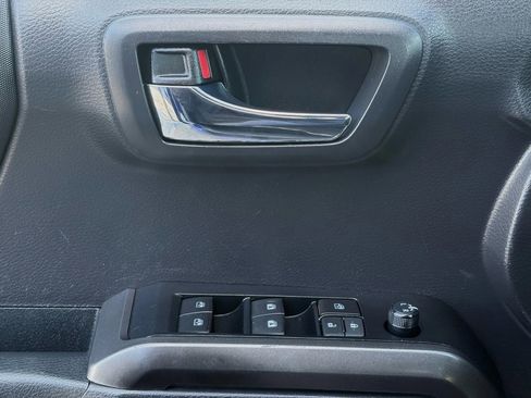 Used 2022 Toyota Tacoma TRD Off-Road w/ Technology Package image 22