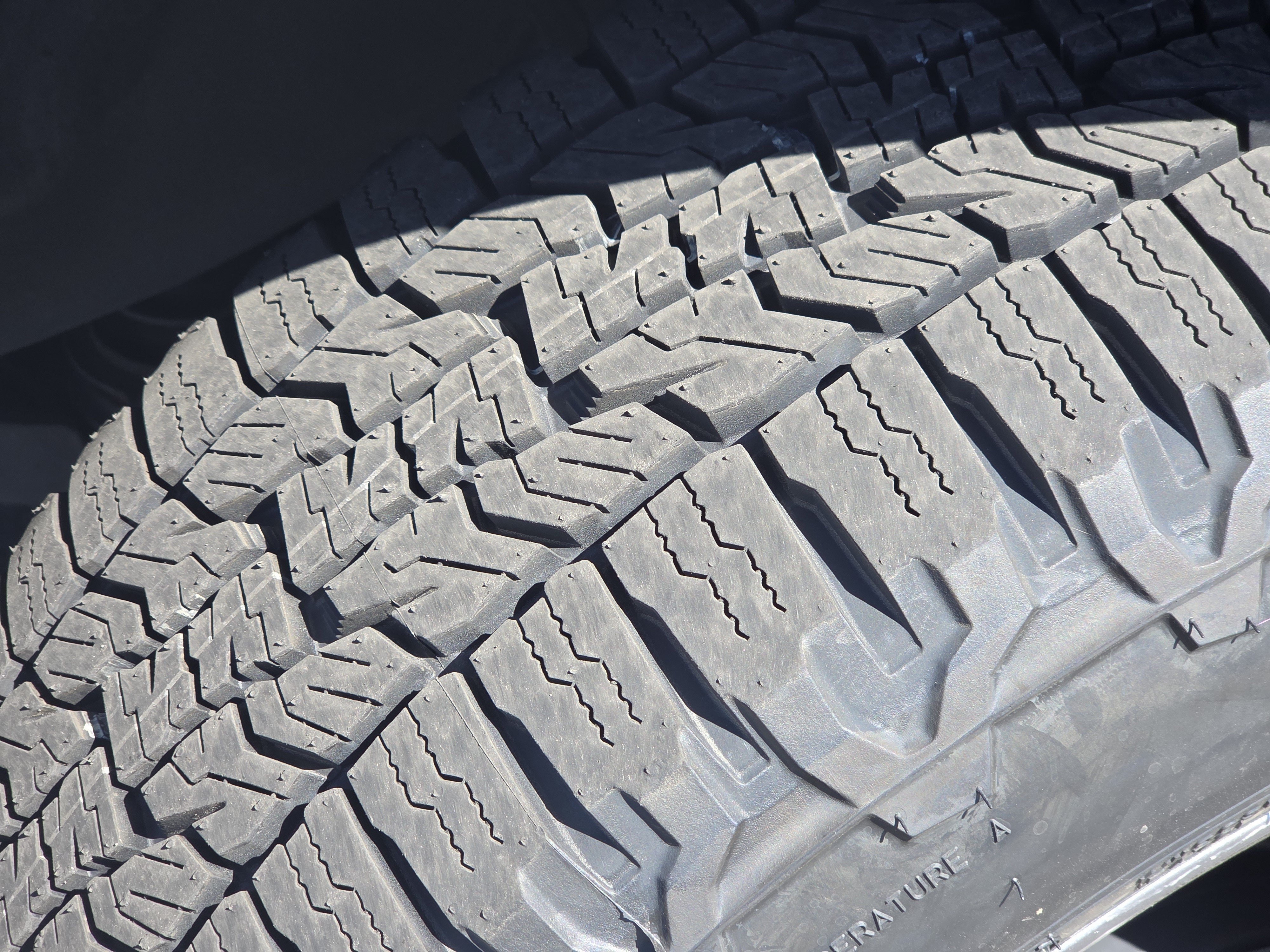 Used 2025 Toyota RAV4 XLE AWD/4WD image 18