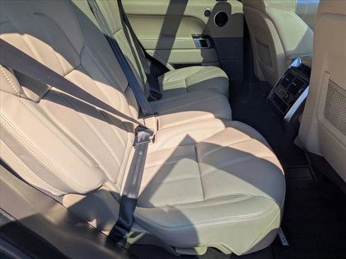 Used 2014 Land Rover Range Rover Sport HSE image 19