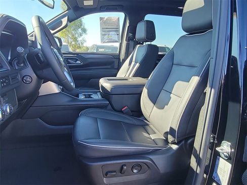 Used 2023 GMC Yukon XL SLT w/ SLT Luxury Package image 20