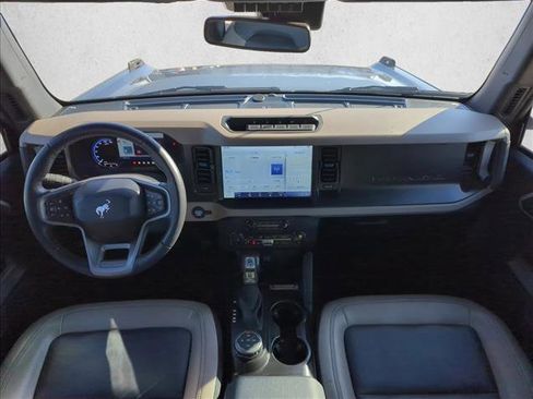 Used 2023 Ford Bronco Wildtrak image 14