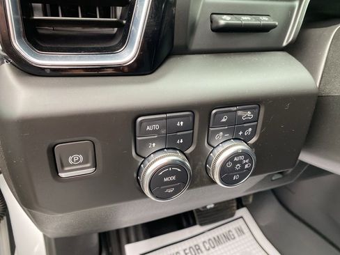 Used 2024 GMC Sierra 3500 Denali w/ Denali Reserve Package AWD/4WD image 14