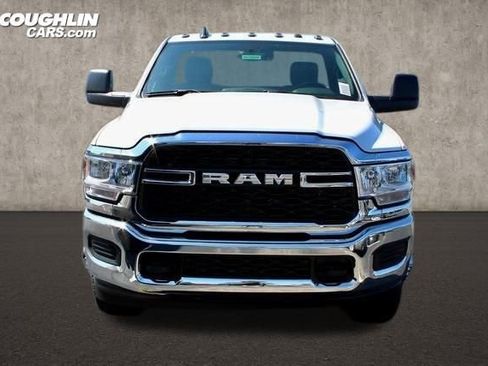 New 2024 RAM 3500 Tradesman w/ Chrome Appearance Group image 3