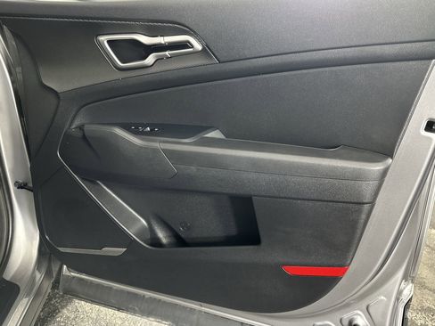Used 2024 Kia Sportage LX image 35