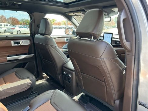 Used 2022 Ford Explorer King Ranch image 49