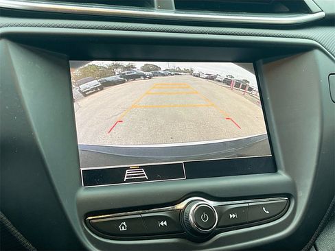 Used 2022 Chevrolet TrailBlazer LT w/ Driver Confidence Package image 13