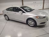 Used 2016 Ford Fusion SE image 2