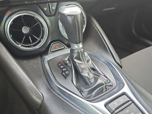 Used 2021 Chevrolet Camaro LT image 26