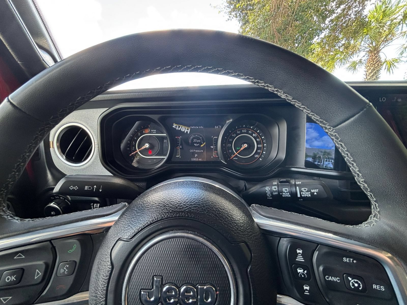 Used 2025 Jeep Wrangler Unlimited Sahara AWD/4WD image 41
