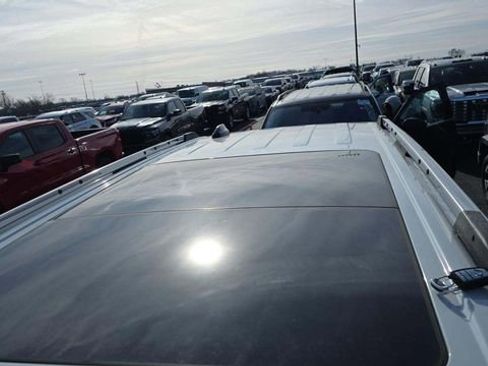 Used 2025 Ford Expedition Platinum image 18